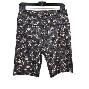 Core 10 Women's High Waisted Camo Yoga Short - L